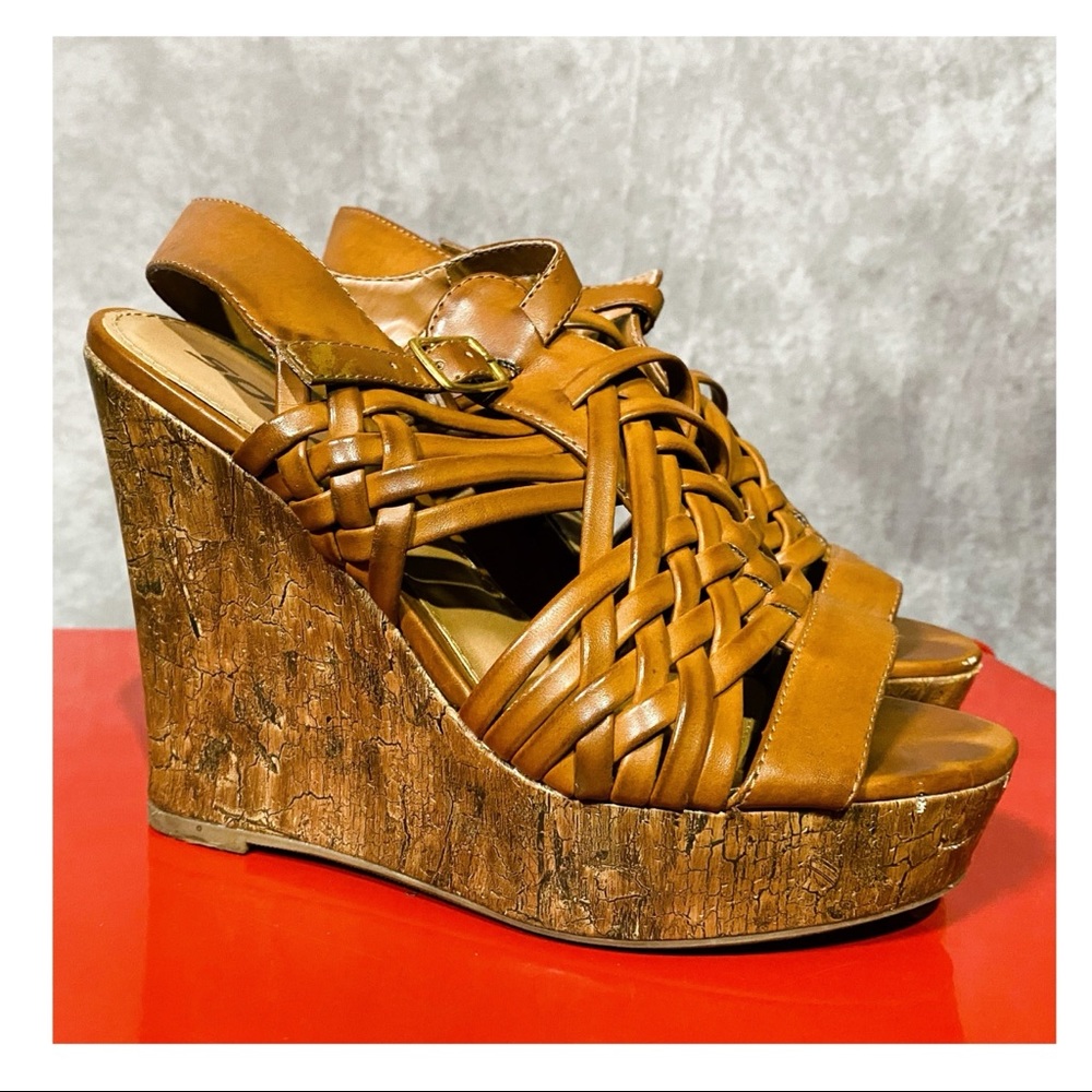 SODA Wedge Heels Size 7